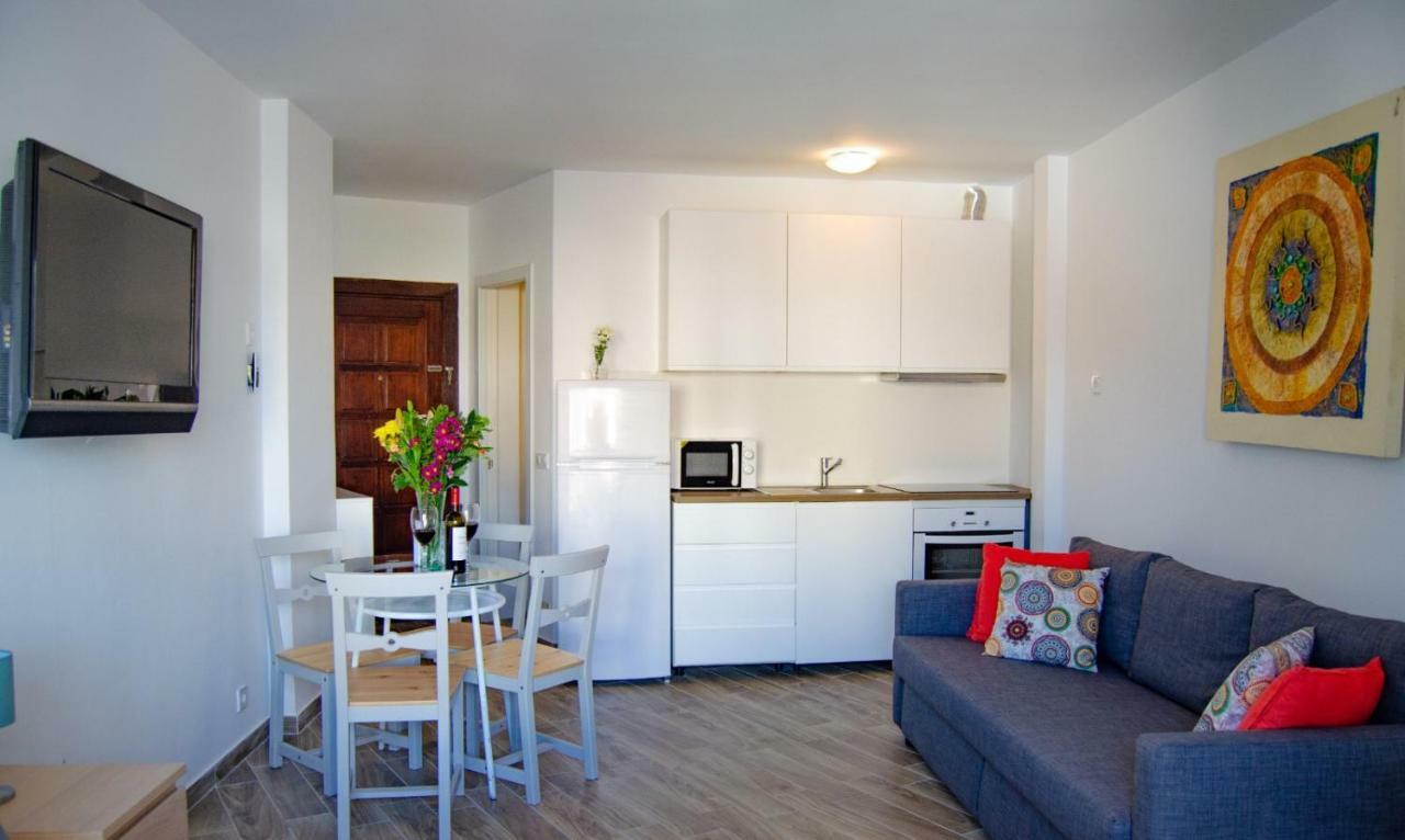 Apartamento Biznaga Apartment เบนัลมาเดนา ภายนอก รูปภาพ